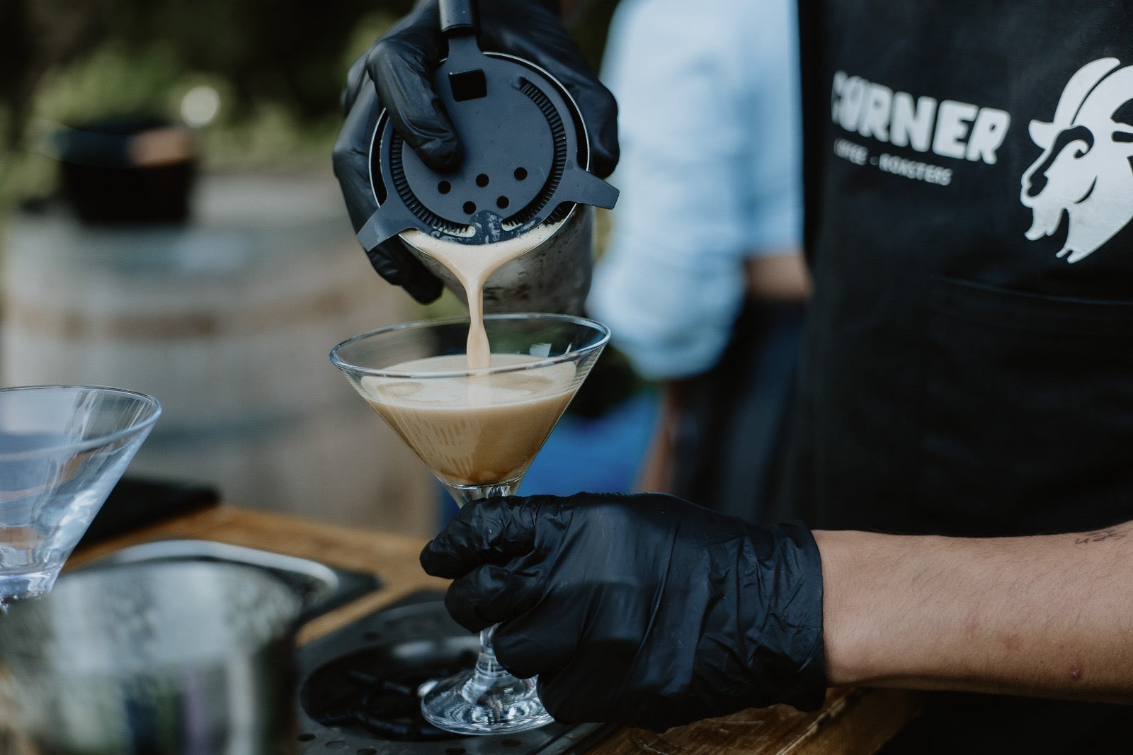 🍸 Bar de Alto Flujo (Martini)